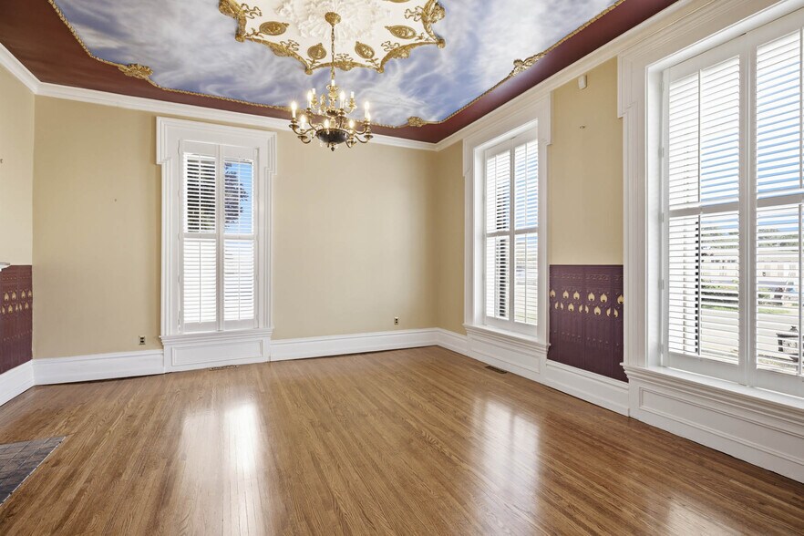 More Photos Of 303 E 4th St, Owensboro Office For Sale