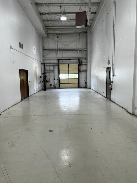 More Photos Of 8400 E Truman Rd, Kansas City Manufacturing For Sale