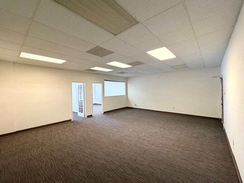 More Photos Of 5011 Argosy Ave, Huntington Beach Loft Creative Space For Sale