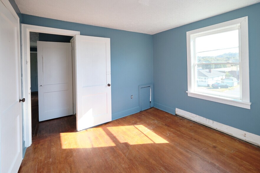 More Photos Of , Tazewell Multifamily For Sale