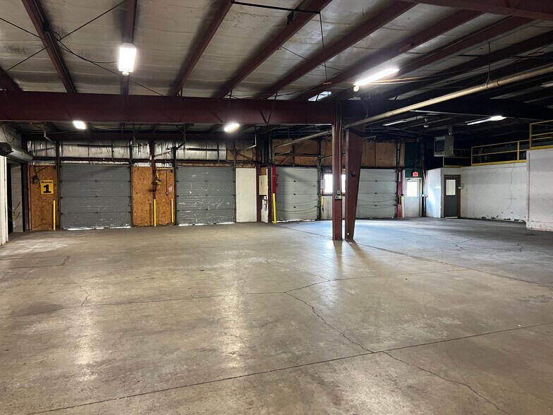More Photos Of 930 Single Ave, Wausau Manufacturing For Lease