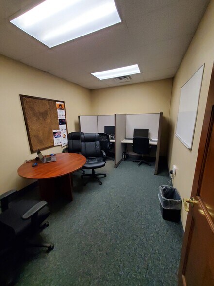 More Photos Of 6327 Molloy Rd, East Syracuse Unknown For Lease