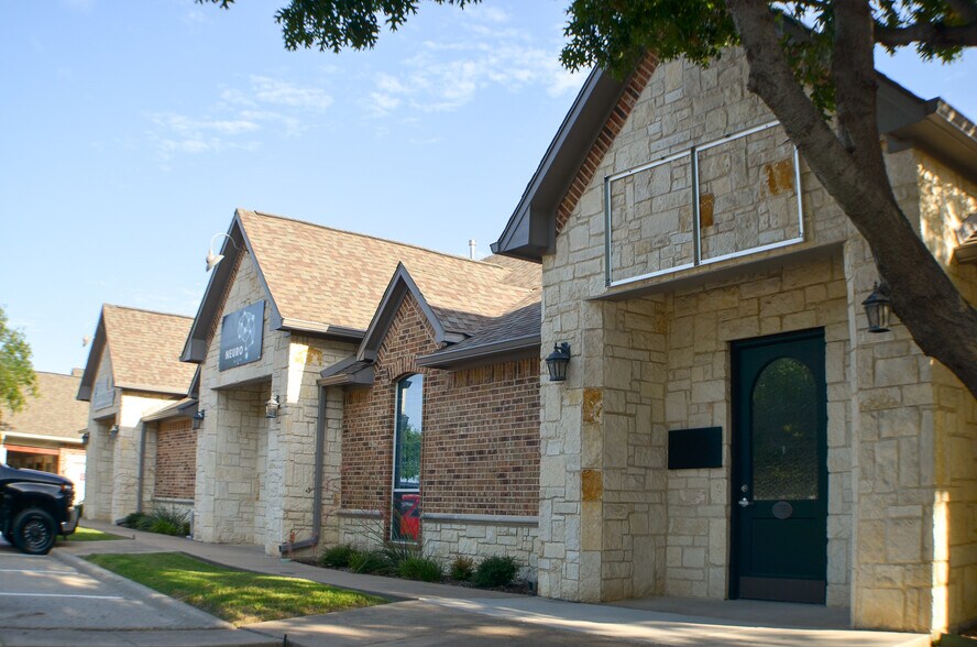 More Photos Of 2730 Virginia Pky, McKinney Medical For Lease
