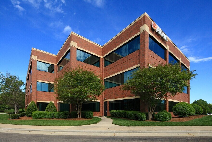 More Photos Of 801 Corporate Center Dr, Raleigh Office Residential For Lease