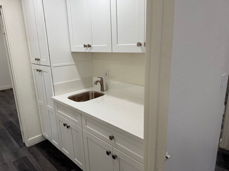 More Photos Of 3111 N Alameda St, Compton Industrial For Sale