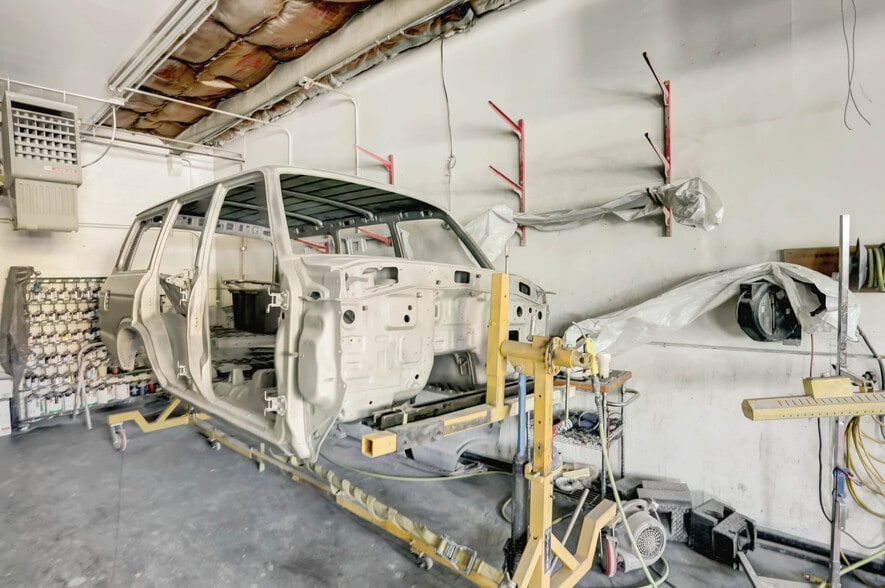 More Photos Of 8537 S Reed St, Littleton Auto Repair For Sale