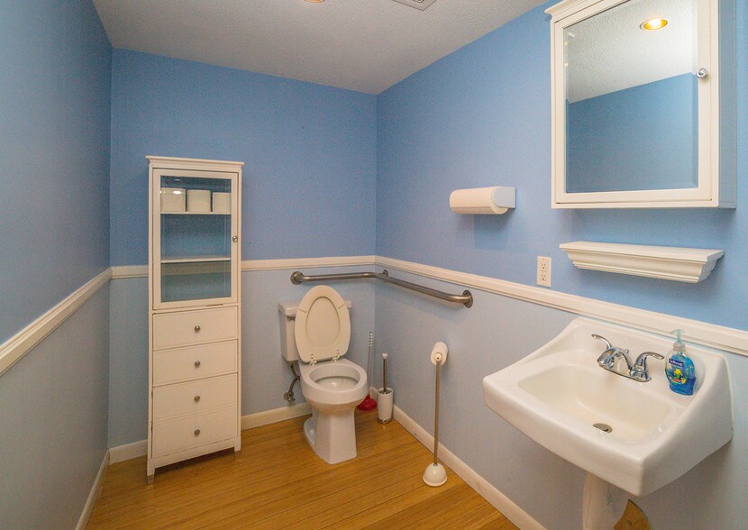 More Photos Of 220 Copper Ave NW, Albuquerque Office For Sale