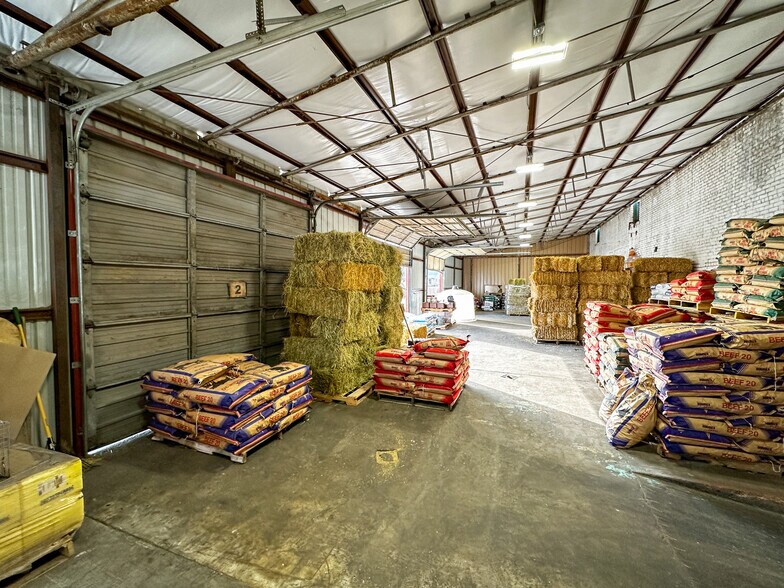 More Photos Of 230 D St NE, Miami Warehouse For Sale