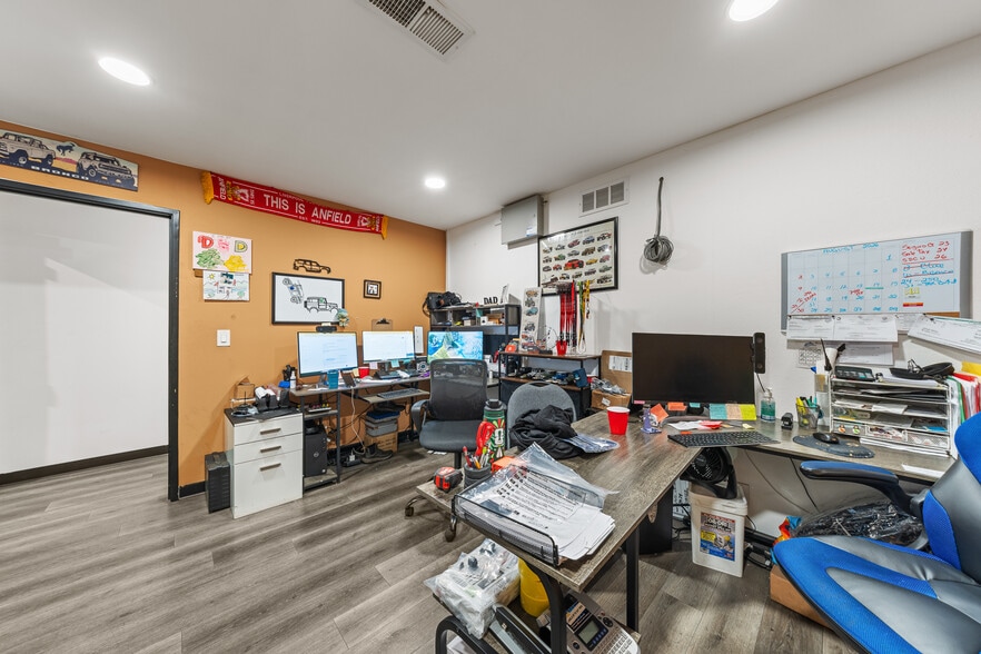 More Photos Of 23282 Peralta Dr, Laguna Hills Warehouse For Sale