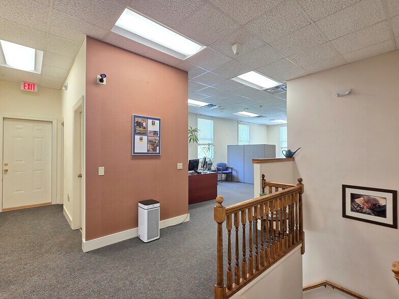 More Photos Of 338 E Montpelier Rd, Barre Town Office For Sale