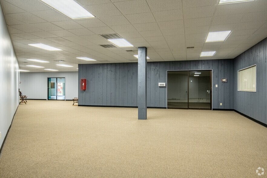 More Photos Of 2501-2551 8th St S, Wisconsin Rapids Unknown For Lease