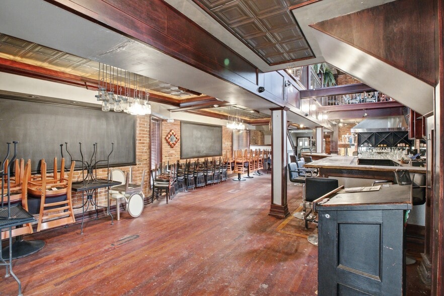 More Photos Of 297 Franklin St, Buffalo Restaurant For Lease