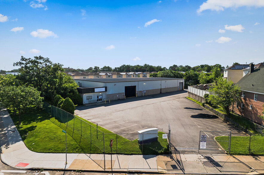 More Photos Of 2400 Richmond Ter, Staten Island Manufacturing For Lease