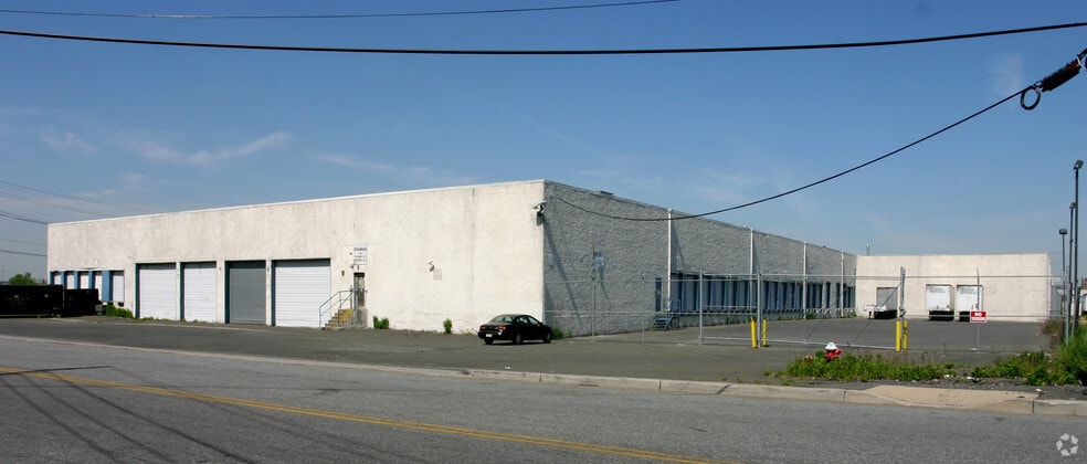 More Photos Of 100 Pulaski St, Bayonne Warehouse For Lease
