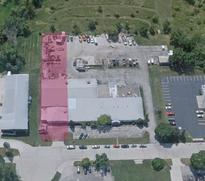 More Photos Of 1915 MacArthur Rd, Waukesha Manufacturing For Lease