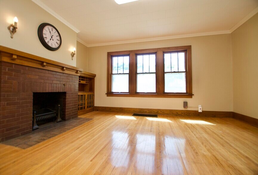 More Photos Of 615 S 1st Ave, Jamestown Office Residential For Lease