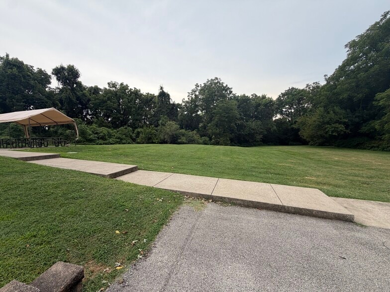 More Photos Of 198 Thompson Ave, Louisville Religious Facility For Sale