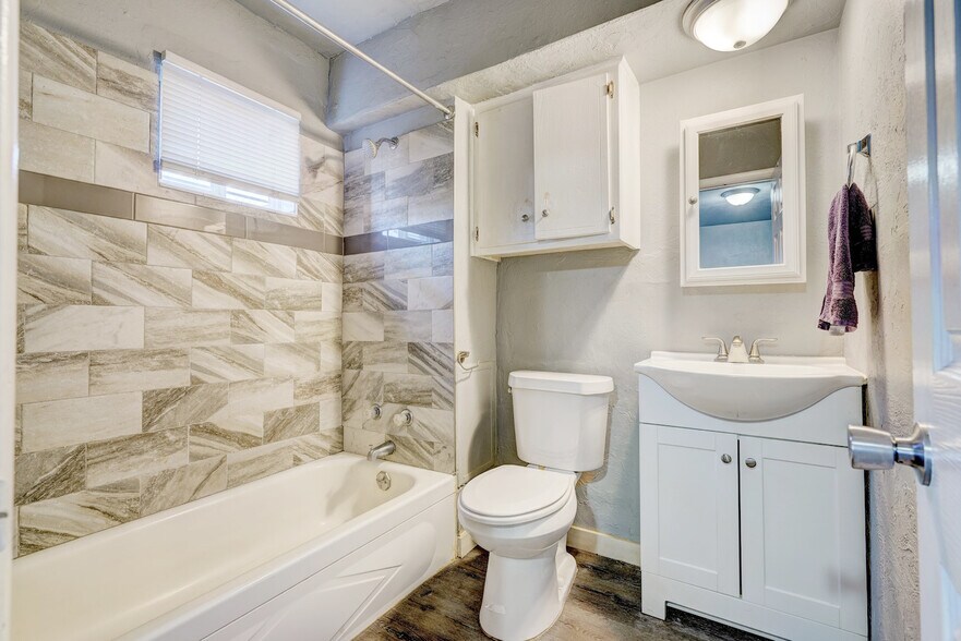 More Photos Of 2108 SW 51st St, Oklahoma City Apartments For Sale