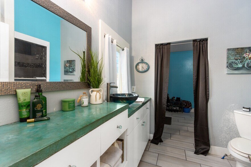 More Photos Of 1419 Old Hardin Rd, Billings Flex For Sale