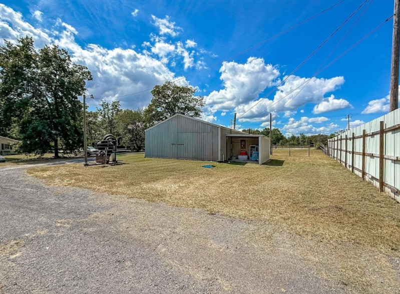 More Photos Of 6901 Edmund Hwy, Lexington Service For Sale