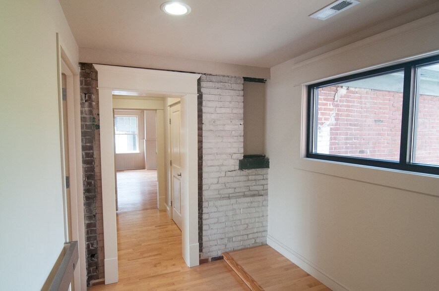 More Photos Of 315 Albemarle Ave SE, Roanoke Office For Sale