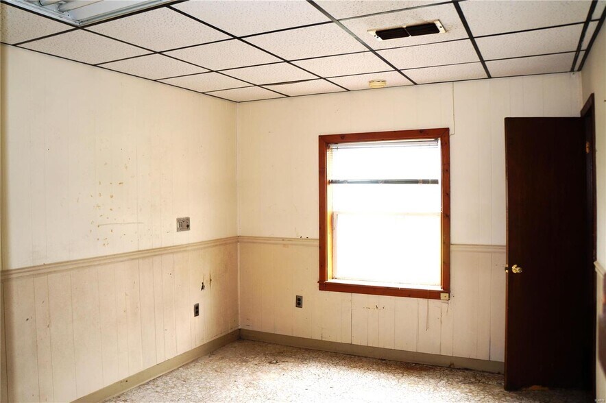 More Photos Of 919 S Jackson St, Kennett Assisted Living For Sale