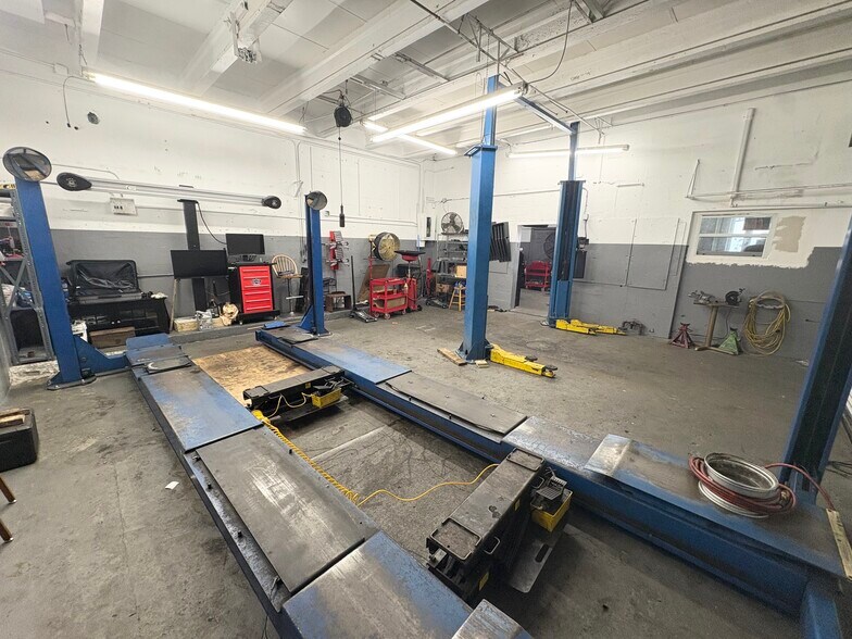 More Photos Of 6201 Pembroke Rd, Miramar Auto Repair For Sale
