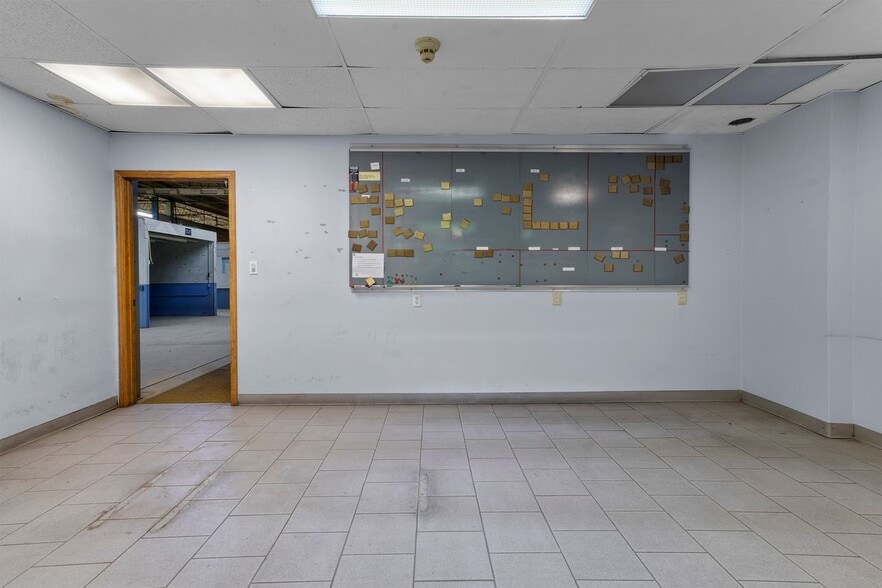 More Photos Of 1301 S 6th St, Noblesville Manufacturing For Sale