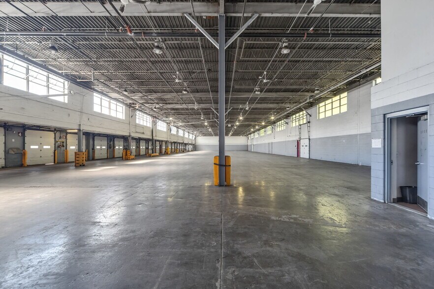 More Photos Of 87-147 Avocado St, Springfield Distribution For Sale