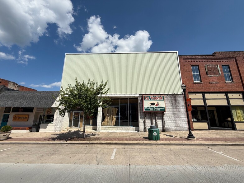 Primary Photo Of 235 S Cedar Ave, South Pittsburg Flex For Sale