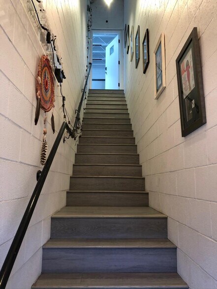 More Photos Of 1509 Abbot Kinney Blvd, Venice Storefront Retail Office For Lease