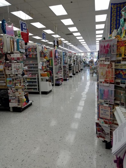 More Photos Of 728 S State St, Ukiah Freestanding For Lease