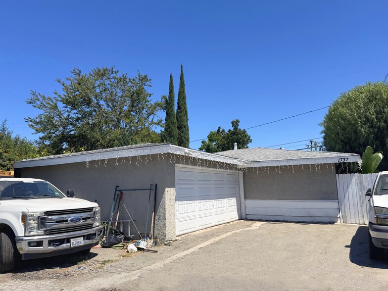 More Photos Of 1735 W Washington Ave, Santa Ana Multifamily For Sale