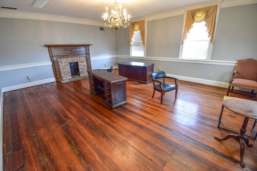 More Photos Of 2606 8th St, Tuscaloosa Office For Sale