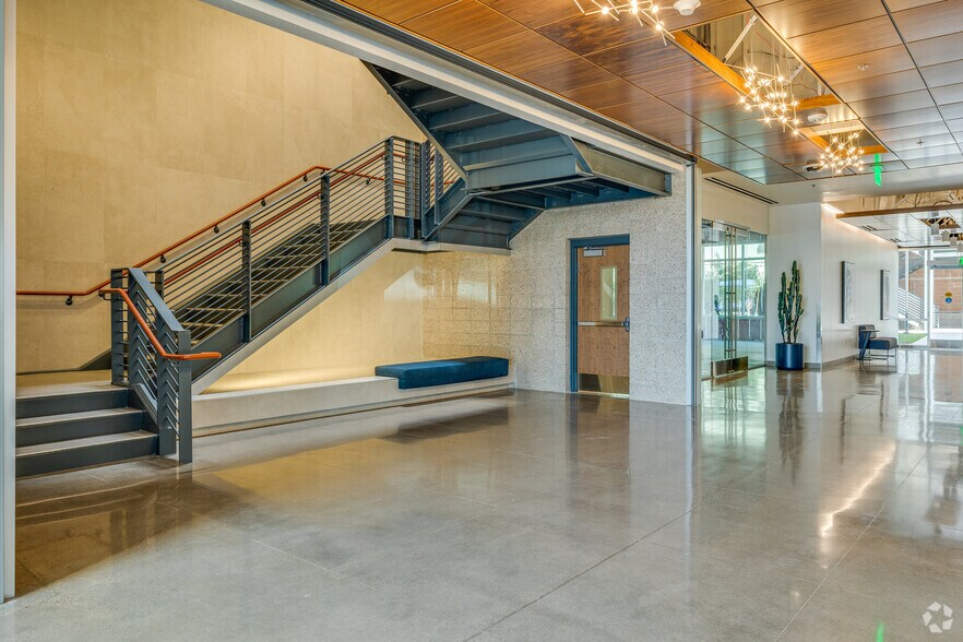 More Photos Of 15150 W Park Pl, Goodyear Office For Lease