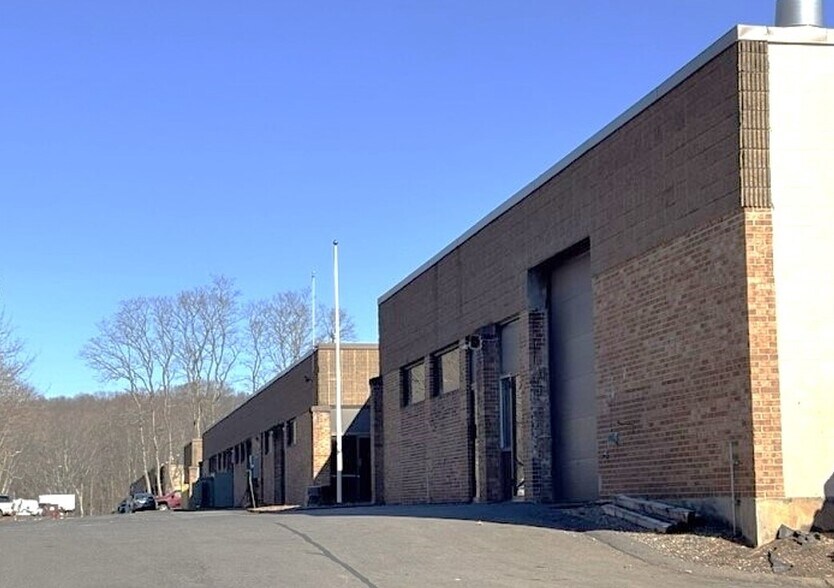 More Photos Of 101 Industrial Park Rd, Vernon Manufacturing For Lease
