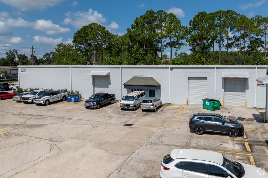More Photos Of 4949 Sunbeam Rd, Jacksonville Unknown For Lease