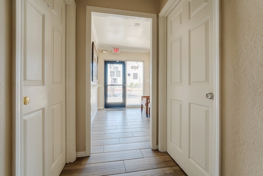 More Photos Of 1344 W 6th St, Corona Office For Sale