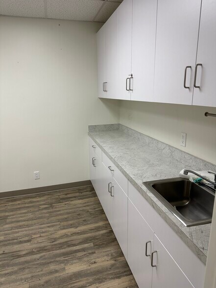 More Photos Of 1501 Superior Ave, Newport Beach Medical For Lease