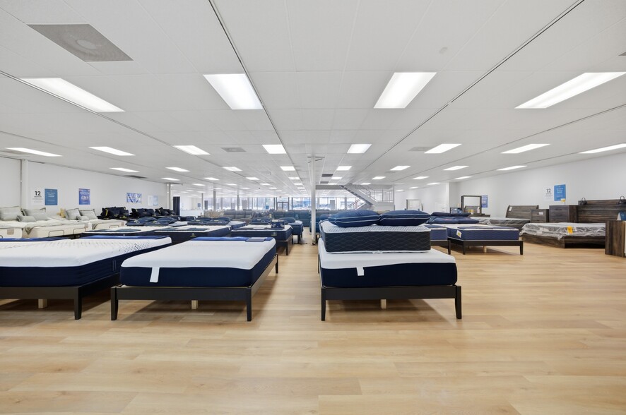 More Photos Of 6542 E Virginia Beach Blvd, Norfolk Freestanding For Sale