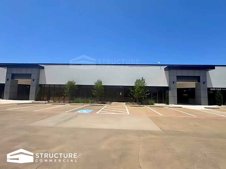 More Photos Of 3209 Premier Dr, Plano Storefront For Lease
