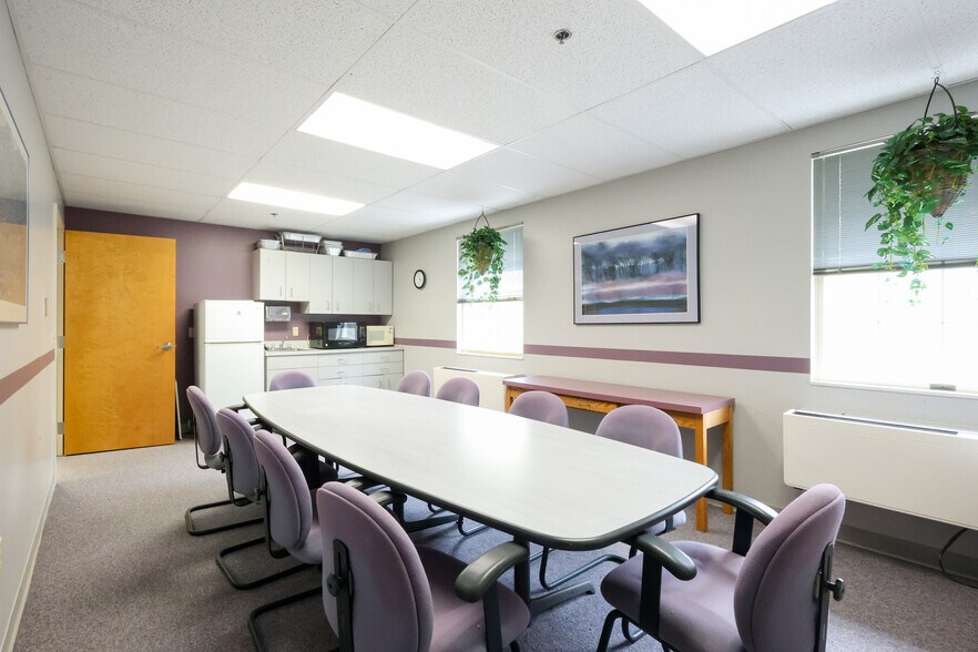 More Photos Of 555 Pleasant St, Attleboro Coworking Space