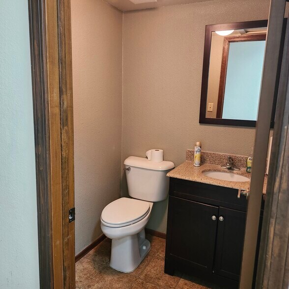 More Photos Of 30 Acoma Blvd S, Lake Havasu City Office For Lease