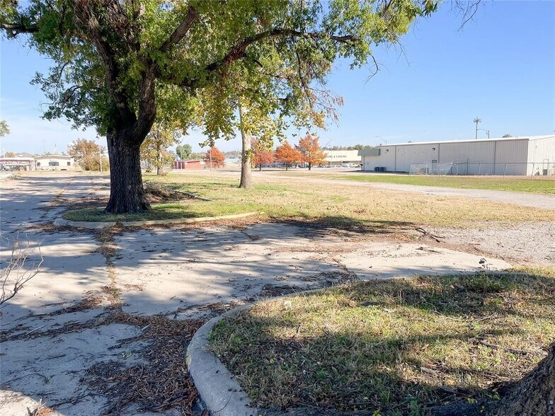 More Photos Of 623 Kickapoo Spur St, Shawnee Land For Sale