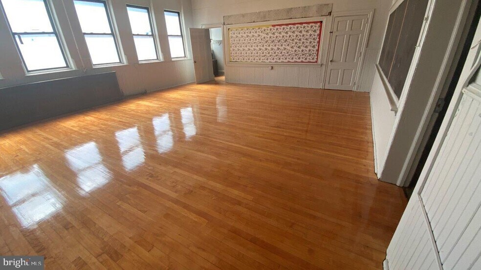 More Photos Of 6649 Tulip St, Philadelphia Schools For Sale