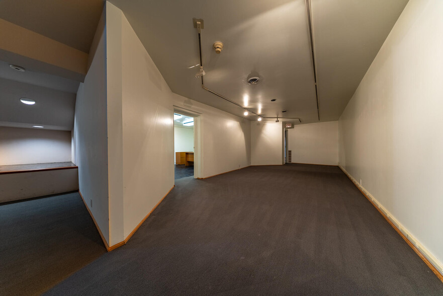 More Photos Of 5 S Newstead Ave, Saint Louis Office For Sale