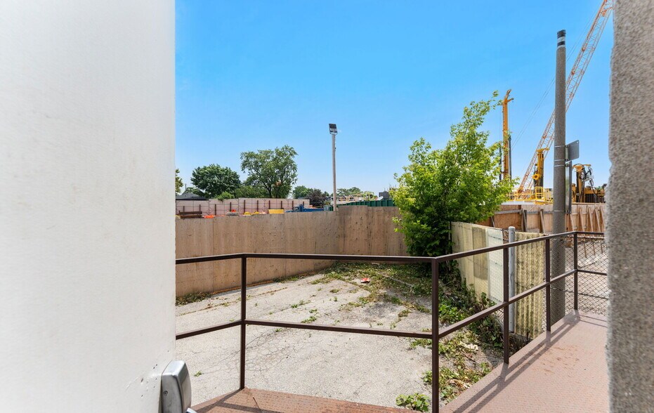 More Photos Of 751-757 Pape Ave, Toronto Storefront Retail Office For Lease