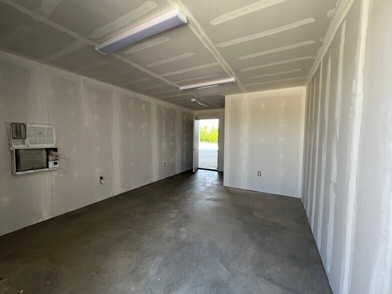 More Photos Of 7400 Fm 2622 W, Ponder Warehouse For Lease