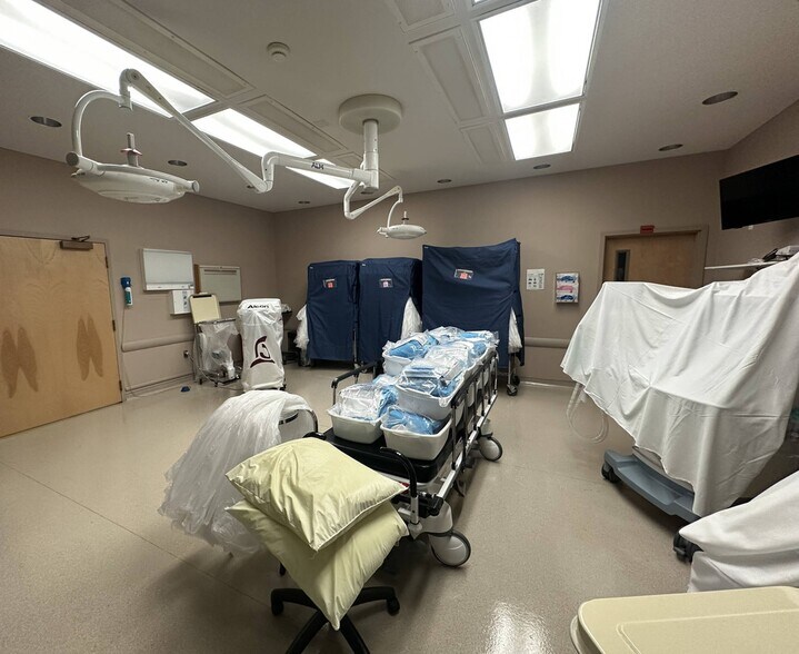 More Photos Of 5 Tyler Ct, Carlisle Medical For Sale