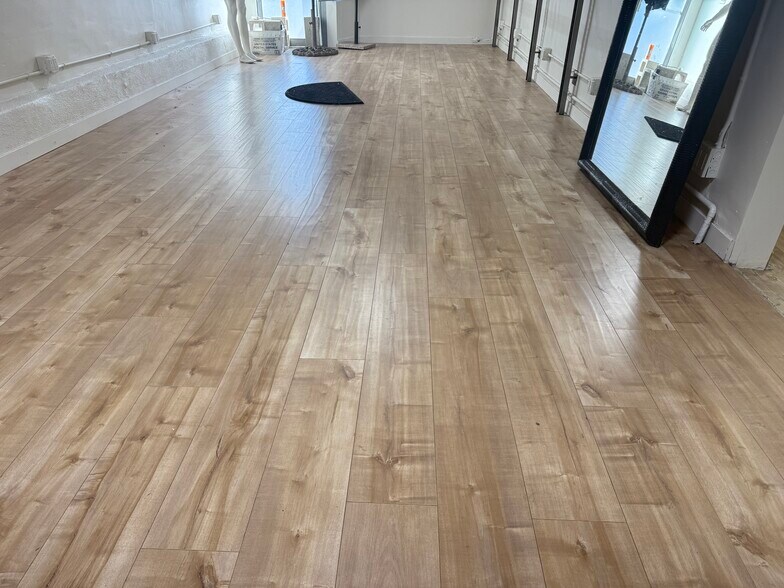 More Photos Of 2521-2523 S Robertson Blvd, Los Angeles Storefront For Lease